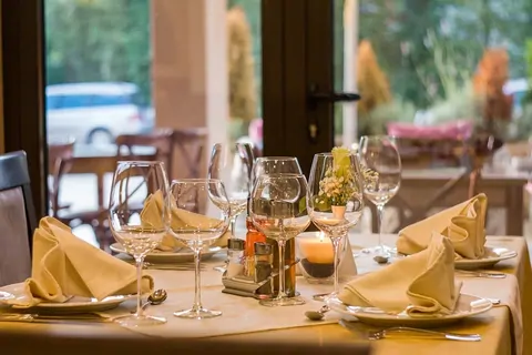 Restoran Açmak! 2026 Maliyeti Ne Kadar? Gereken Belgeler Ve Şartlar