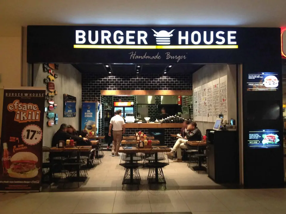 Burger House Franchise Bedeli 2026 (Bayilik Şartları, Maliyeti) görseli Burger House Franchise Bedeli 2026 (Bayilik Şartları, Maliyeti)