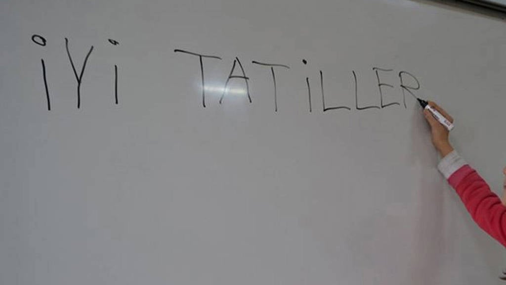 2026 Yarı Yıl Tatili Ne Zaman Öğrencilerin Merakla Beklediği 15 Tatil Tarihleri Açıklandı 1 2025 2026 yari yil tatili ne zaman 15 tatil ne zaman basliyor 2025 somestr tatil tarihi